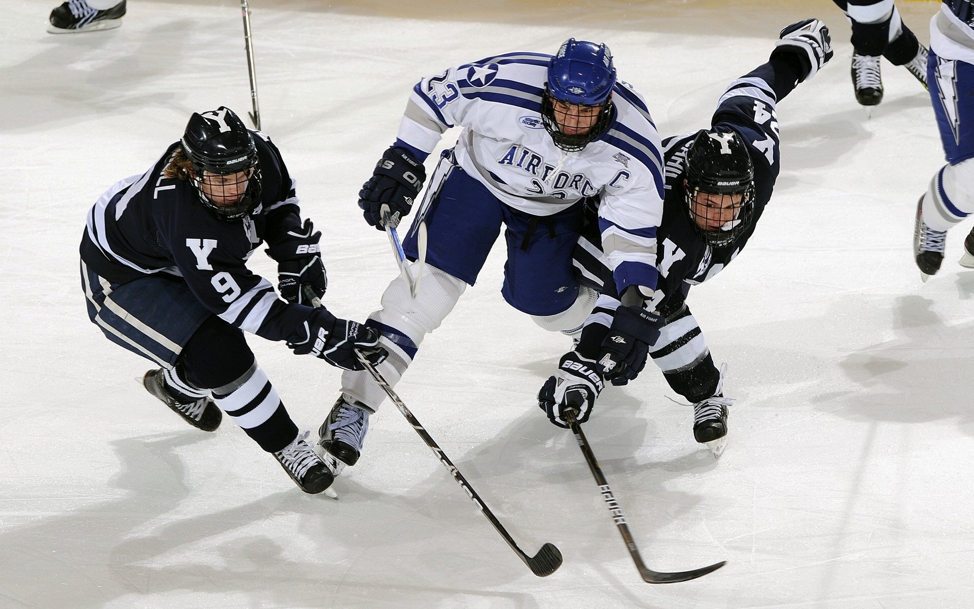 九游esports-摩洛哥队在巴黎奥运会男足比赛中以4-0战胜美国，摩洛哥足球球员